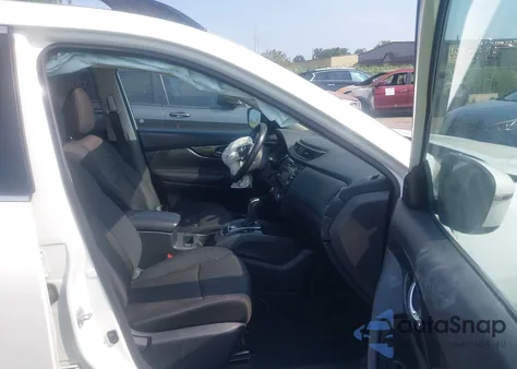 2017 Nissan Rogue Sv z USA, uszkodzony, nr VIN 5N1AT2MV0HC766913